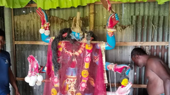 ফুলবাড়ীতে তান্ত্রিকের কবলে শ্যামাকালী রাতের আধারে কালির মাথা উধাও
